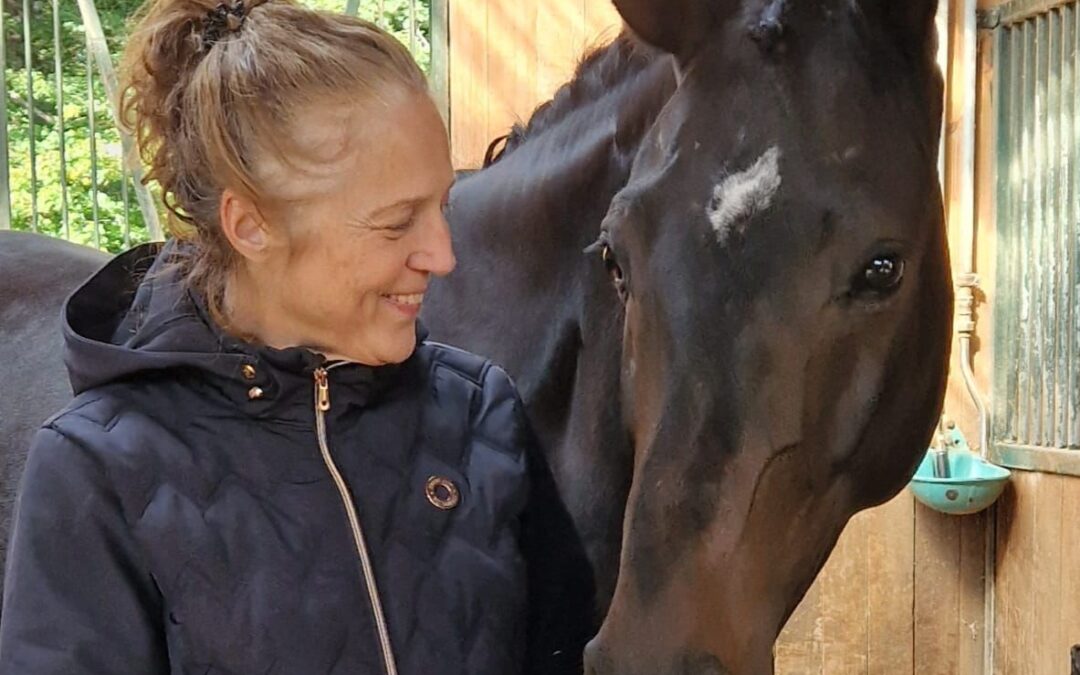 Angelina-De-Vittorio-Vermittlung-Verkauf-Pferde-Sportpferde-Freizeitpferde-Dressurpferde-Verkaufspferde-Pferdeverkauf-Süddeutschland-Bayern-Kunde-Doris