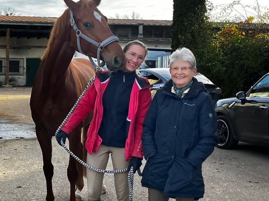 Angelina-De-Vittorio-Vermittlung-Verkauf-Pferde-Sportpferde-Freizeitpferde-Dressurpferde-Verkaufspferde-Pferdeverkauf-Süddeutschland-Bayern-Kunde-Emilia