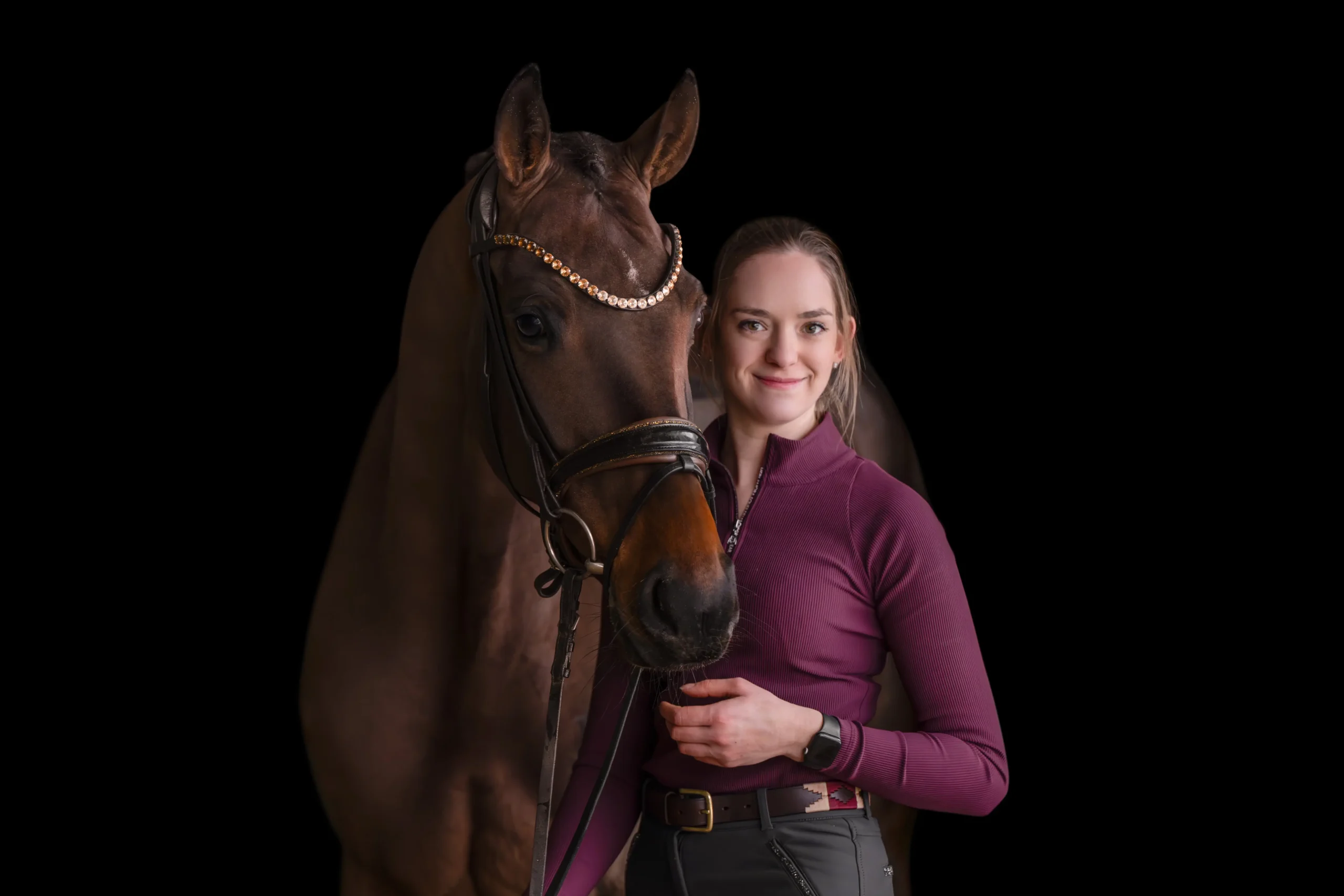 Angelina-De-Vittorio-Vermittlung-Verkauf-Sportpferde-Freizeitpferde-Dressurpferde-Verkaufspferde-Pferdeverkauf-Süddeutschland-Bayern-Team-Anja