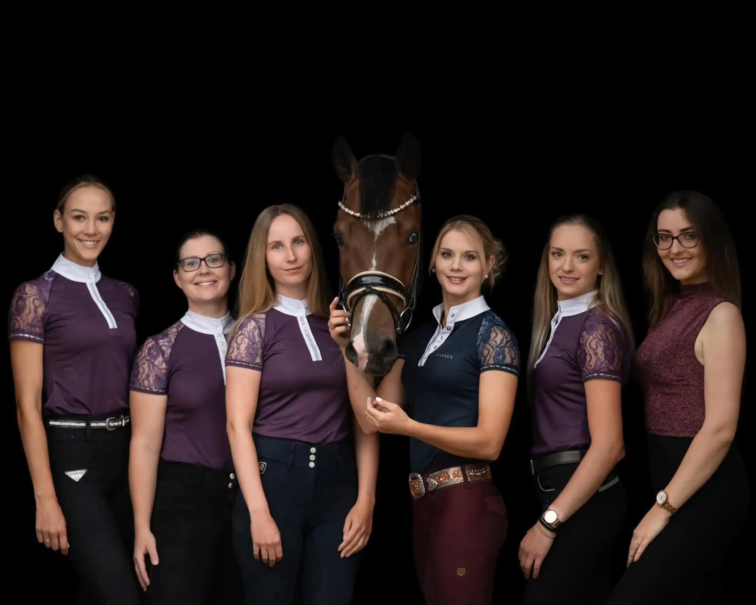 Angelina-De-Vittorio-Pferdevermittlung-Pferdeverkauf-Sportpferde-Freizeitpferde-Dressurpferde-Verkaufspferde-Süddeutschland-Bayern-Startseite-Team